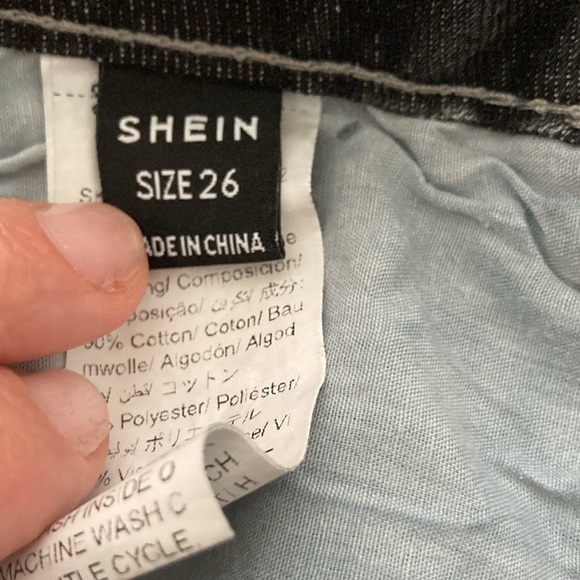 Shein jean shorts size 6 - Picture 10 of 10